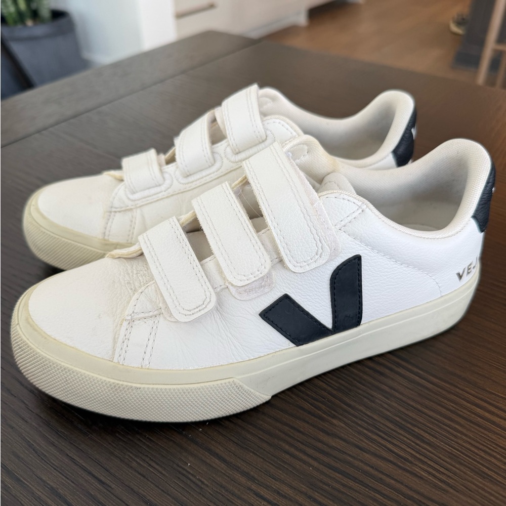 Veja Kids Cream and Black Velcro Sneakers